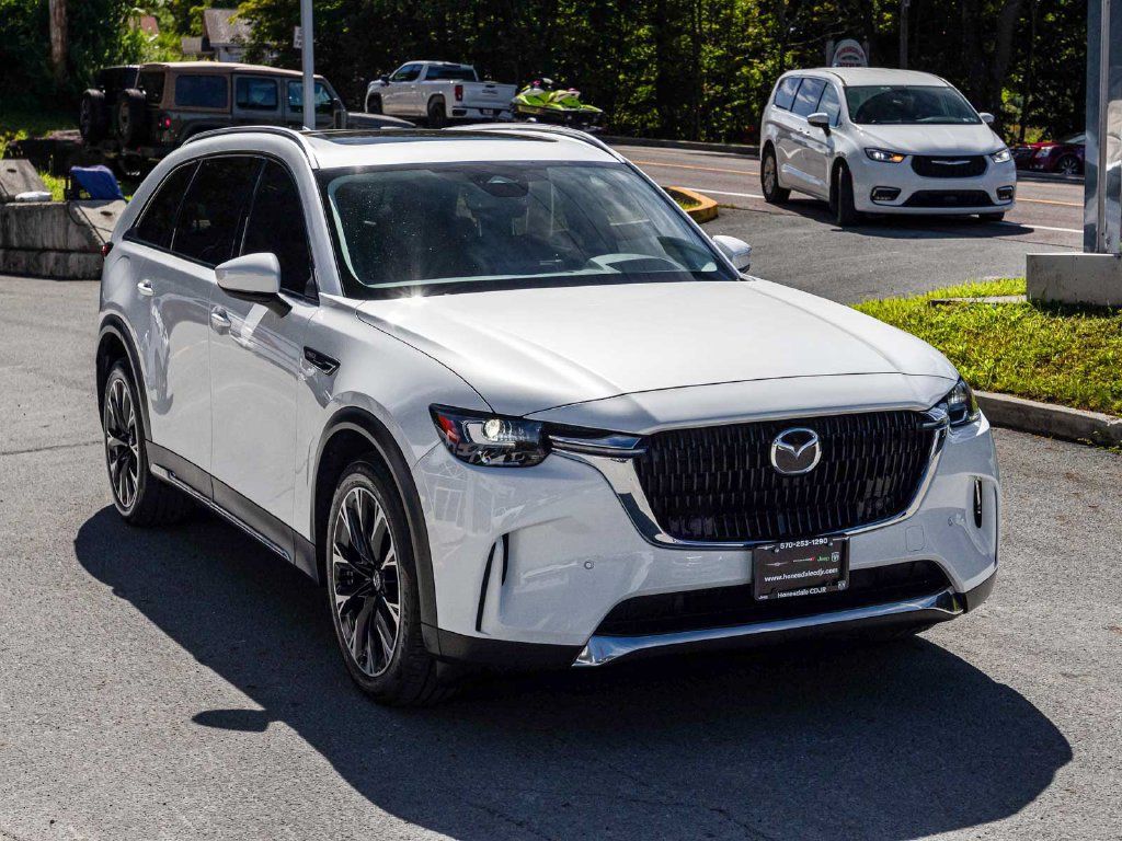 Used 2024 MAZDA CX-90 Plug-In Hybrid w/ Premium Pkg AWD/4WD image 3