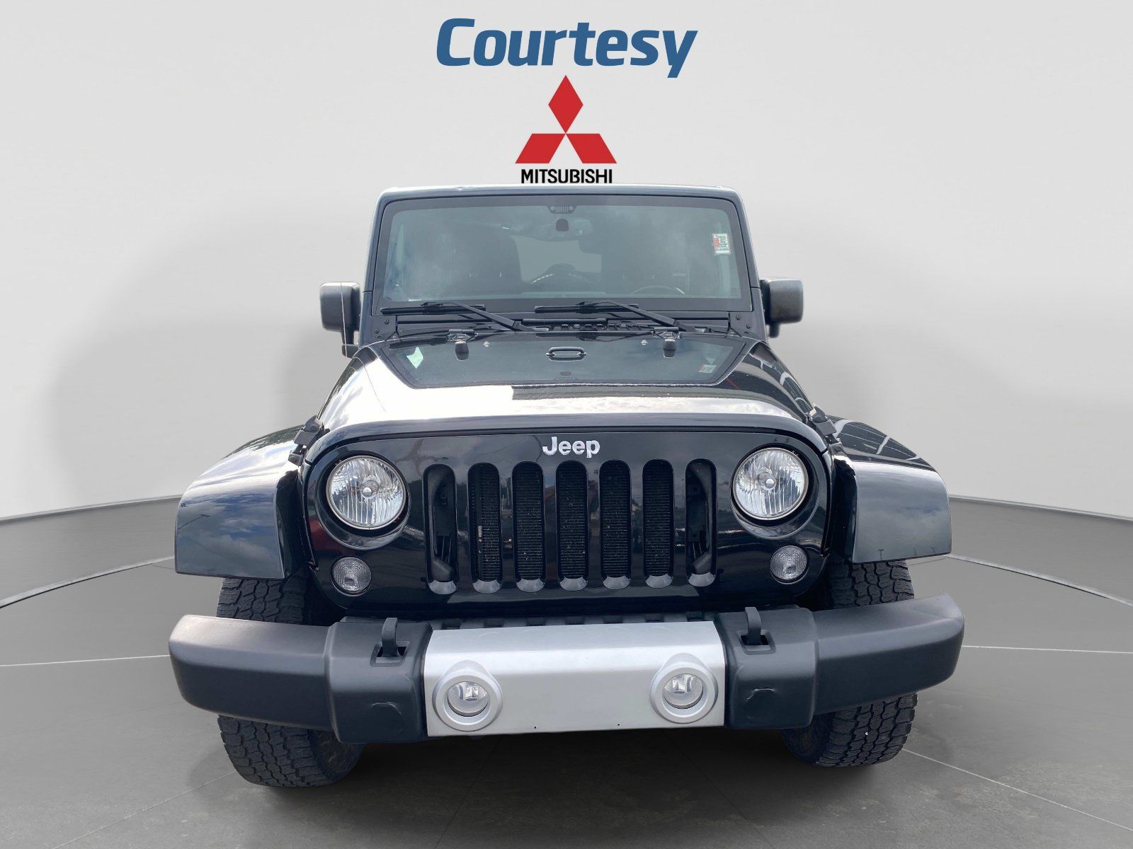Used 2014 Jeep Wrangler Unlimited Sahara w/ Connectivity Group AWD/4WD image 9