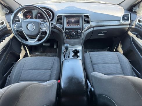 Used 2018 Jeep Grand Cherokee Laredo image 10