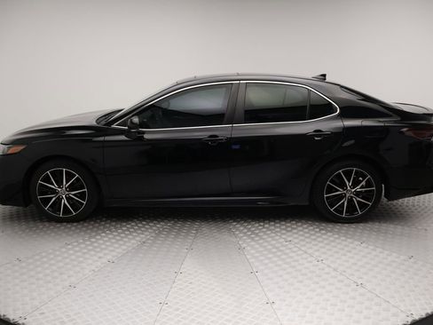 Used 2021 Toyota Camry SE w/ Audio Upgrade Package FWD image 12