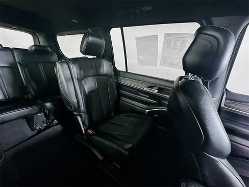 Used 2022 Jeep Wagoneer Series III w/ Flexible Seating Group image 14