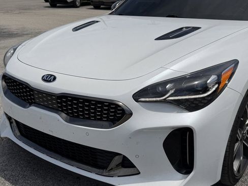 Used 2020 Kia Stinger GT1 AWD/4WD image 10