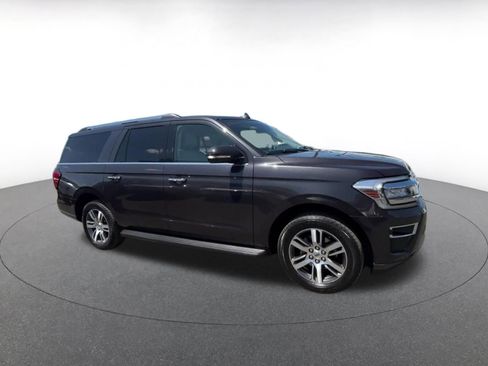 Used 2024 Ford Expedition Max Limited AWD/4WD image 2