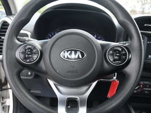 Used 2021 Kia Soul S FWD image 12