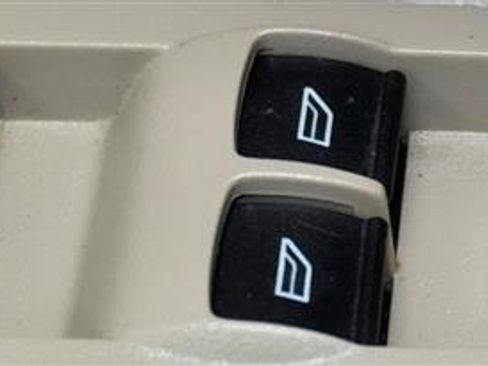 Used 2017 Ford Escape SE image 35