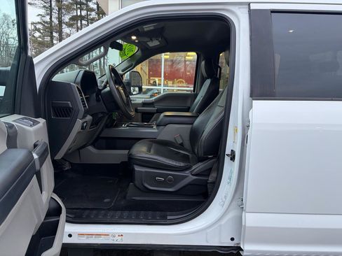 Used 2019 Ford F450 XLT w/ XLT Premium Package image 25