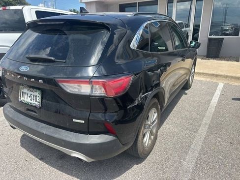Used 2020 Ford Escape SE FWD image 3