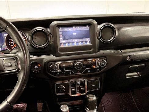 Used 2020 Jeep Gladiator Sport image 8