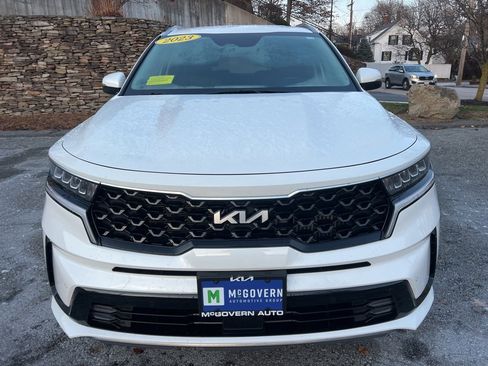 Certified 2023 Kia Sorento EX image 8