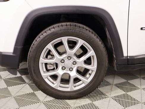 Used 2023 Jeep Compass Latitude image 17