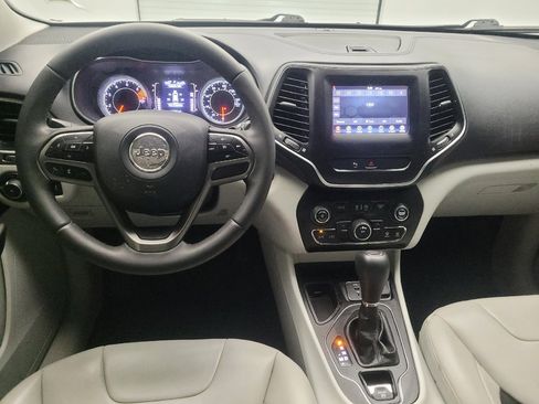 Used 2020 Jeep Cherokee Latitude Plus FWD image 22