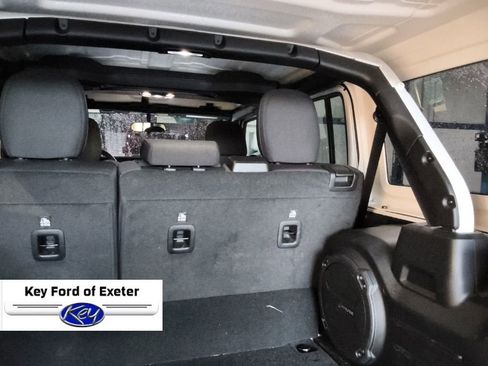 Used 2023 Jeep Wrangler Unlimited w/ Cold Weather Group AWD/4WD image 16