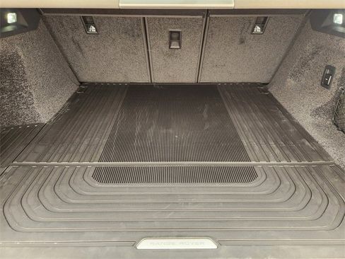 New 2026 Land Rover Range Rover SE image 22