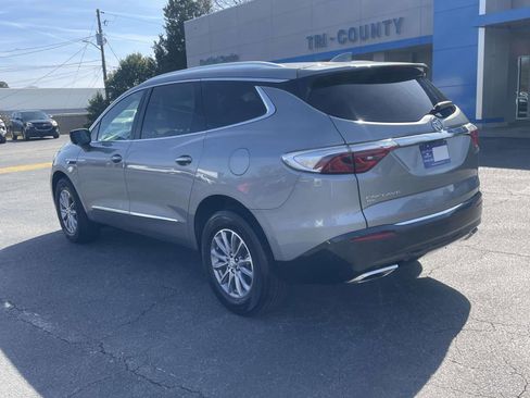 Used 2024 Buick Enclave Premium image 5