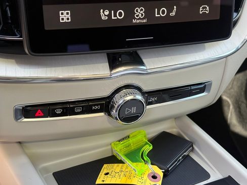 New 2026 Volvo XC60 B5 Ultra w/ Protection Package Premier image 16