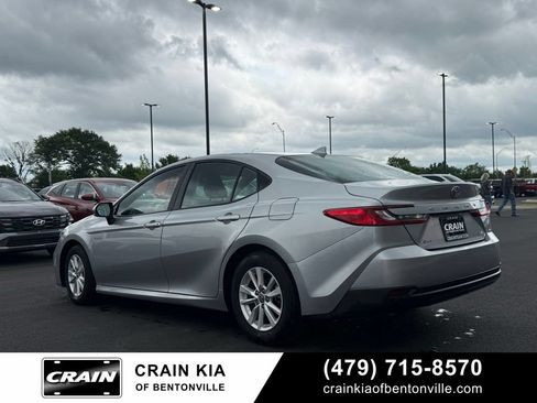 Used 2025 Toyota Camry LE FWD image 5