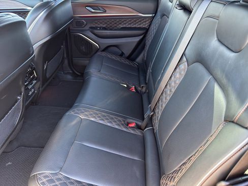 Used 2025 Jeep Grand Cherokee Summit image 23