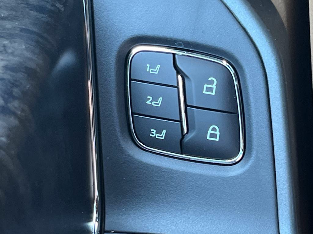 New 2025 Ford F350 Lariat w/ Lariat Ultimate Package AWD/4WD image 34
