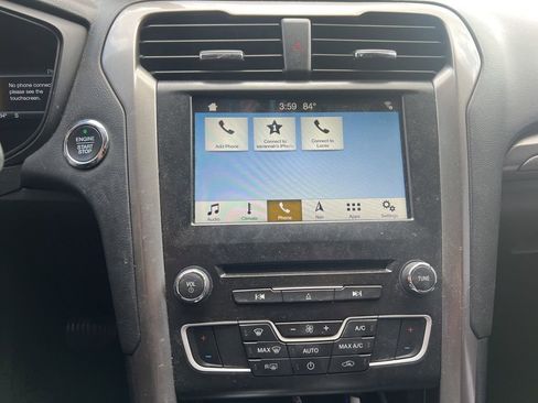 Used 2018 Ford Fusion SE w/ Fusion SE Technology Package image 8