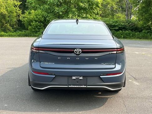 Used 2025 Toyota Crown Platinum image 5