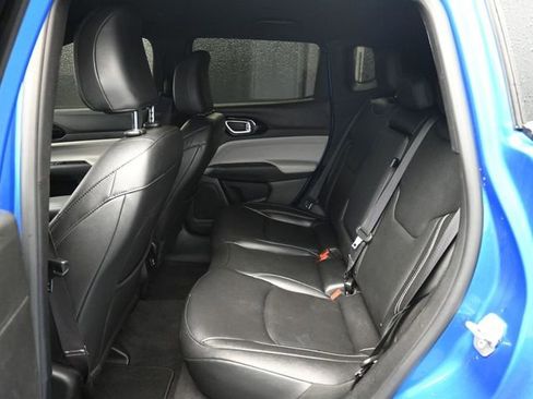 Used 2025 Jeep Compass Limited image 12