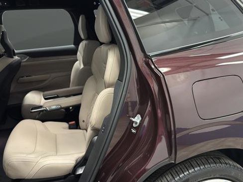 Used 2025 Volvo EX90 Ultra AWD/4WD image 22