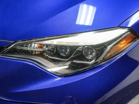 Certified 2018 Toyota Corolla SE w/ Protection Package FWD image 2
