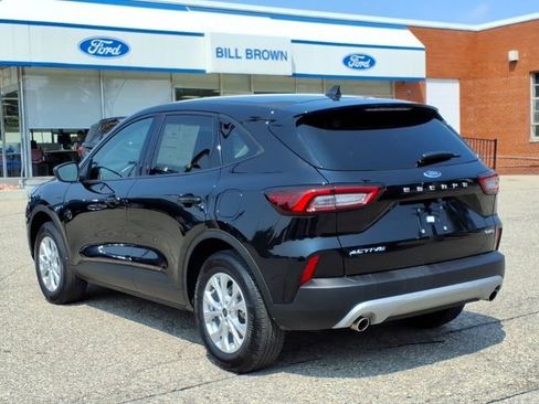 Certified 2025 Ford Escape Active w/ Cold Weather Package AWD/4WD image 2
