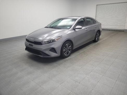 Used 2024 Kia Forte LXS FWD image 2