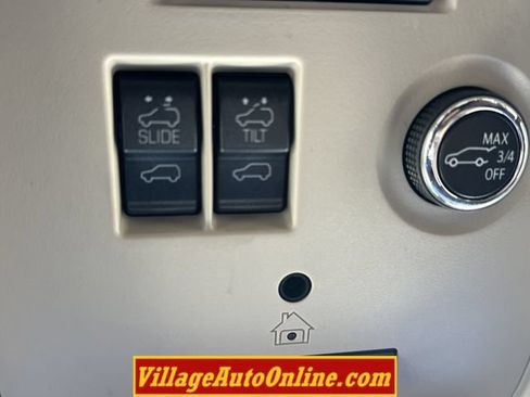 Used 2019 Cadillac Escalade ESV Premium Luxury AWD/4WD image 22