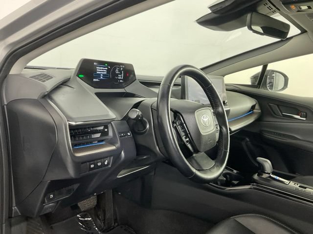 Used 2025 Toyota Prius XLE FWD image 12