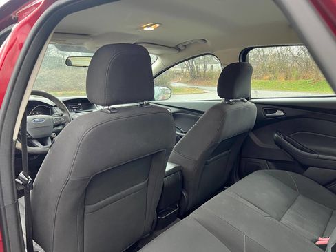 Used 2016 Ford Focus SE w/ Reverse Sensing Package image 17