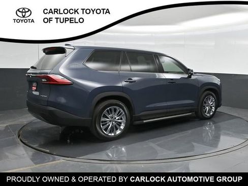 Used 2025 Toyota Grand Highlander AWD image 3