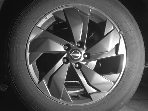 Used 2025 Nissan Rogue SV FWD image 14