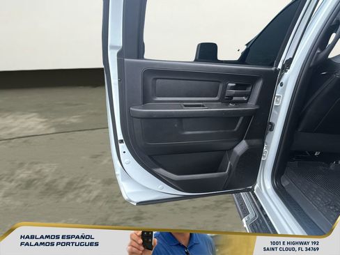 Used 2024 RAM 3500 Tradesman w/ Chrome Appearance Group AWD/4WD image 22