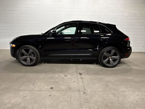 Certified 2026 Porsche Macan AWD/4WD image 2