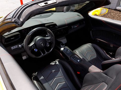 Used 2023 Maserati MC20 Spyder RWD image 18