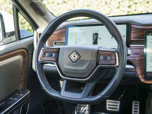 Used 2023 Rivian R1S Adventure AWD/4WD image 14