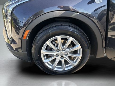 Used 2022 Cadillac XT4 Luxury AWD/4WD image 32