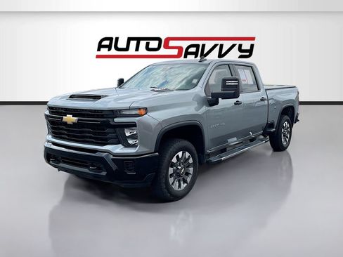 Used 2024 Chevrolet Silverado 2500 Custom w/ Custom Value Package AWD/4WD image 3