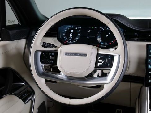 Used 2025 Land Rover Range Rover Long Wheelbase Autobiography AWD/4WD image 11