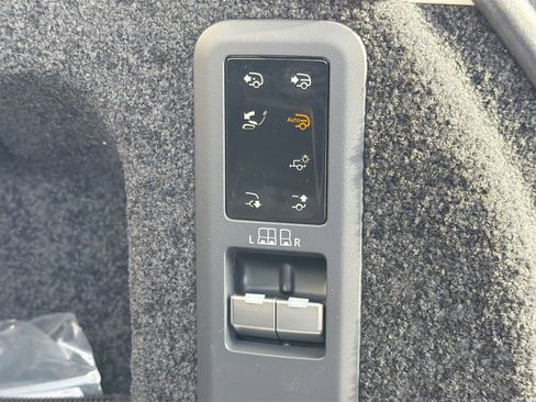 New 2026 Land Rover Range Rover Autobiography image 12