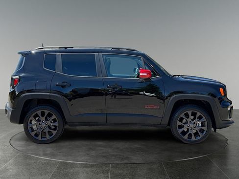 Used 2023 Jeep Renegade Latitude w/ Sun/Sound Group AWD/4WD image 10