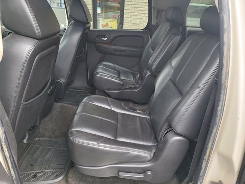 Used 2008 Chevrolet Suburban LTZ w/ LTZ Preferred Equipment Group image 9