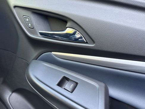 Used 2023 Chevrolet Bolt EUV LT w/ Convenience Package FWD image 21