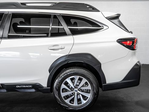 Used 2023 Subaru Outback Premium image 13