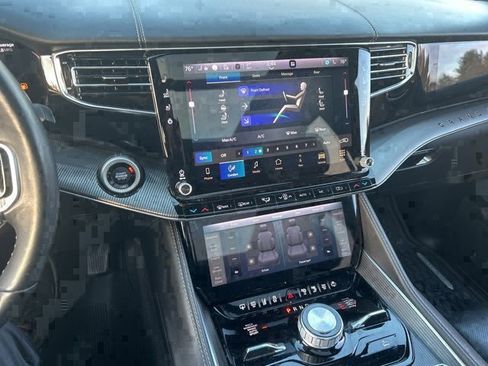 Used 2023 Jeep Grand Wagoneer Series II image 11