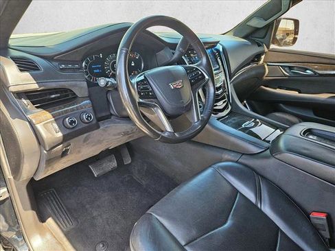 Used 2016 Cadillac Escalade Platinum AWD/4WD image 11