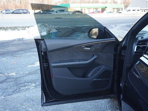 Used 2021 Audi SQ8 Prestige w/ Prestige Package image 25