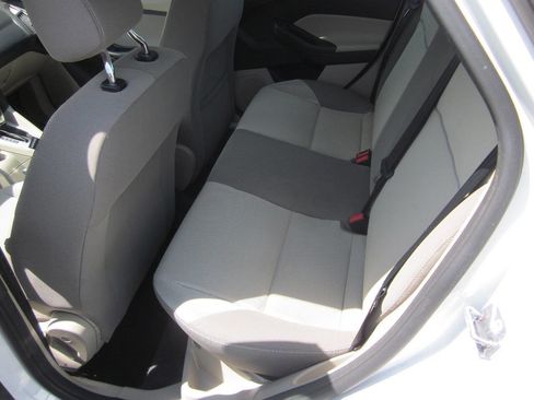 Used 2012 Ford Focus SE FWD image 12